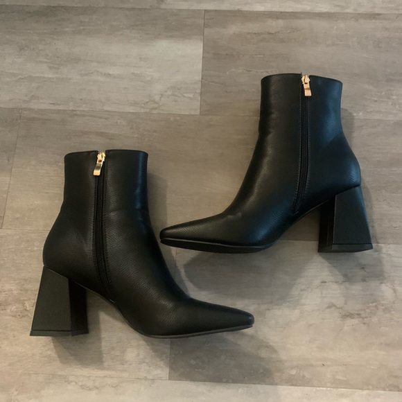 Billini Austin Bootie - Picture 2 of 8